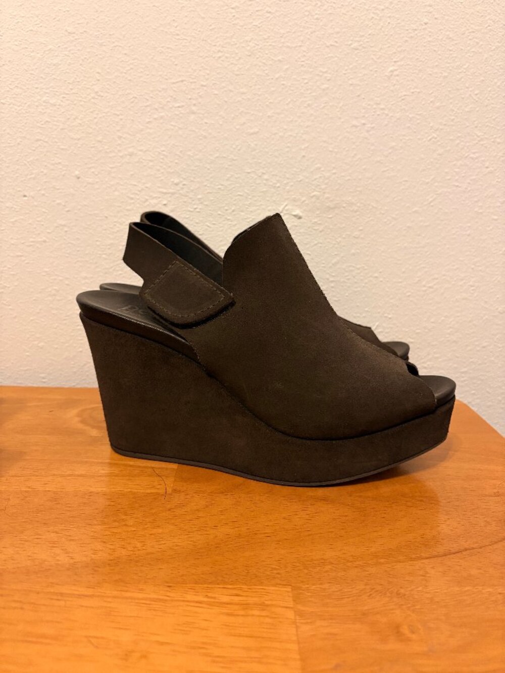 Pedro Garcia Melania Wedge